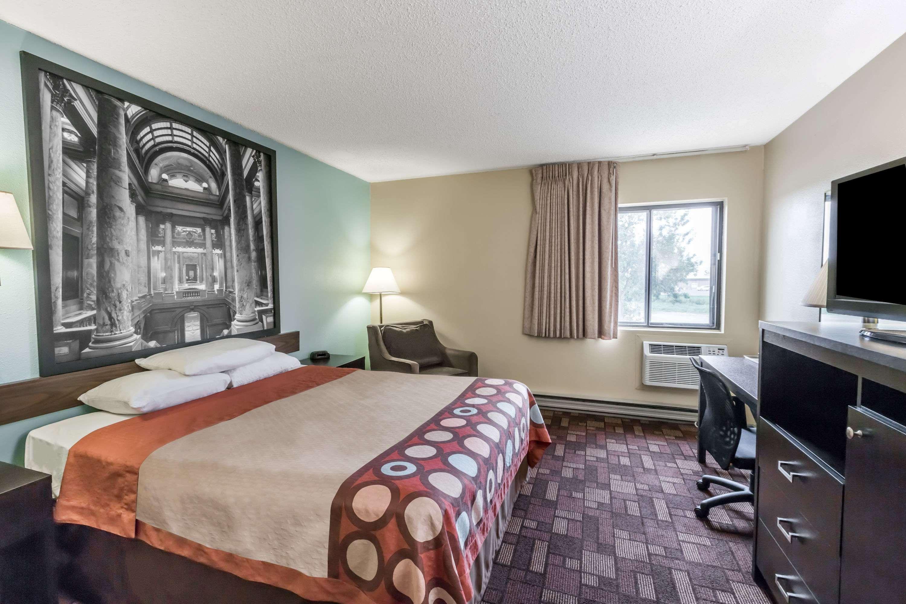 ซูเปอร์ 8 บาย วินด์แฮม ลูเวิร์น ไอ-90 Hotel Luverne ภายนอก รูปภาพ