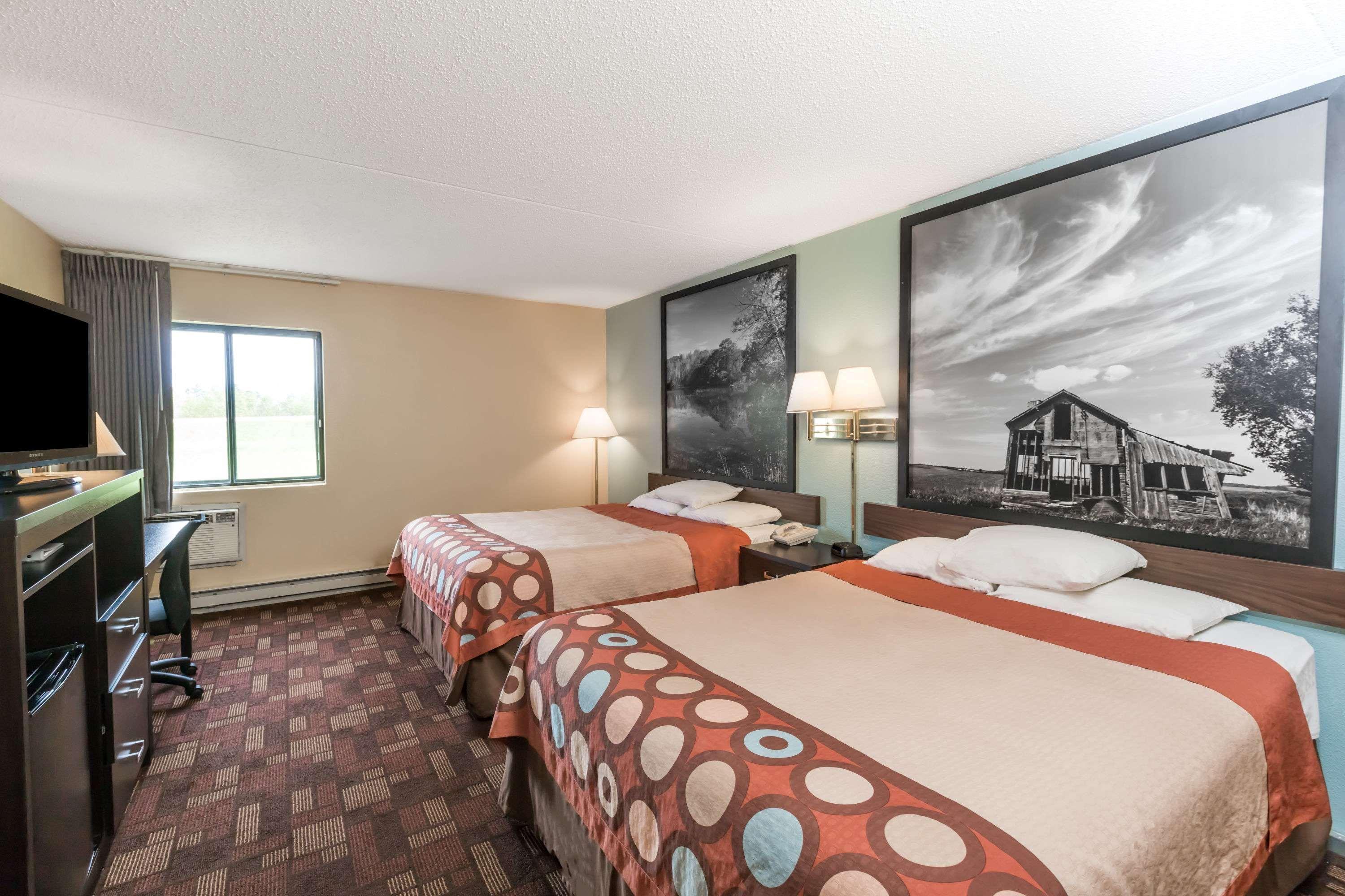 ซูเปอร์ 8 บาย วินด์แฮม ลูเวิร์น ไอ-90 Hotel Luverne ภายนอก รูปภาพ